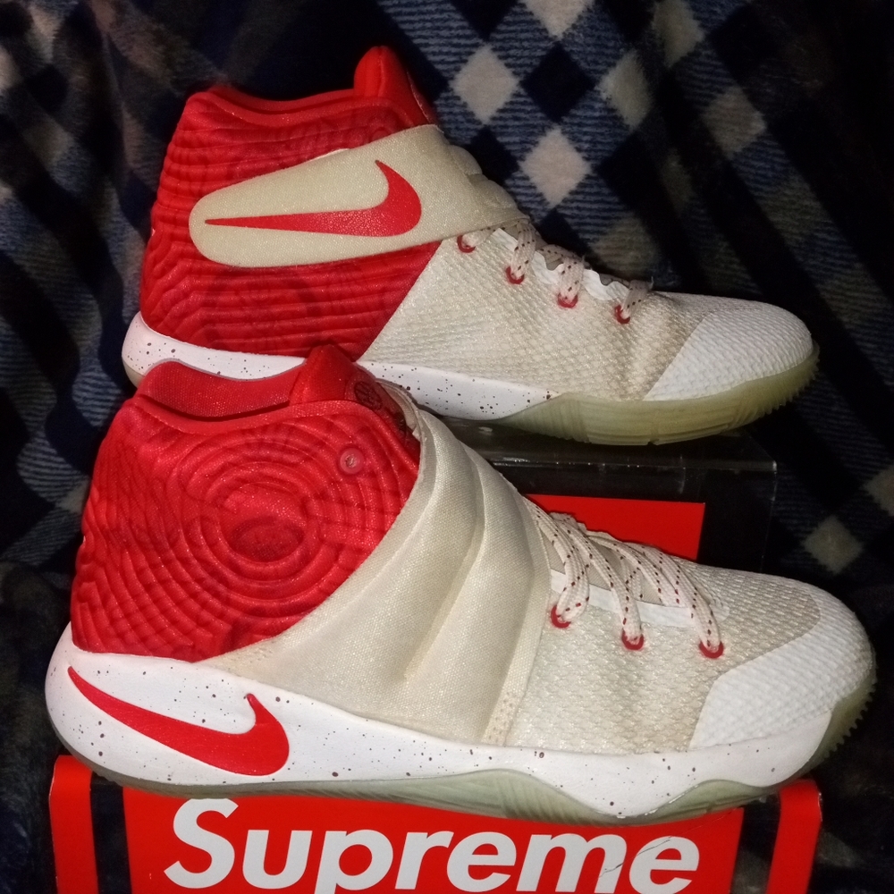 Nike Kyrie 2 Touch Factor Basketball Sneakers Youth - Picture 1 of 14